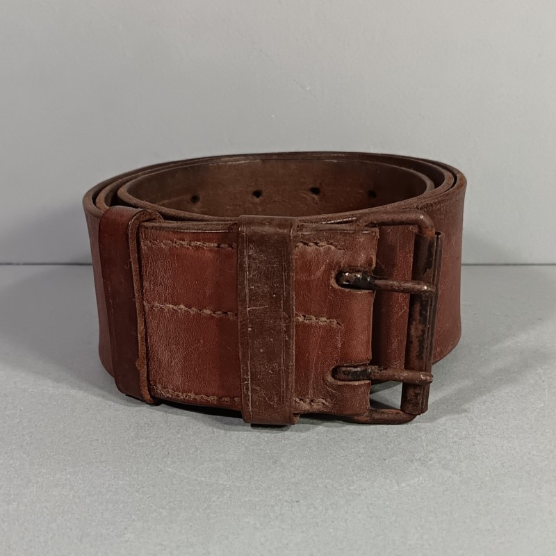 CEINTURON TROUPE EN CUIR MARRON MODELE 1903/1914 BOUCLE FER FABRICATION PREMIERE GUERRE NOMINATIF